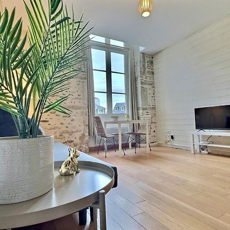 Wonderhost, Bois Et Pierre En Coeur De Ville بو المظهر الخارجي الصورة