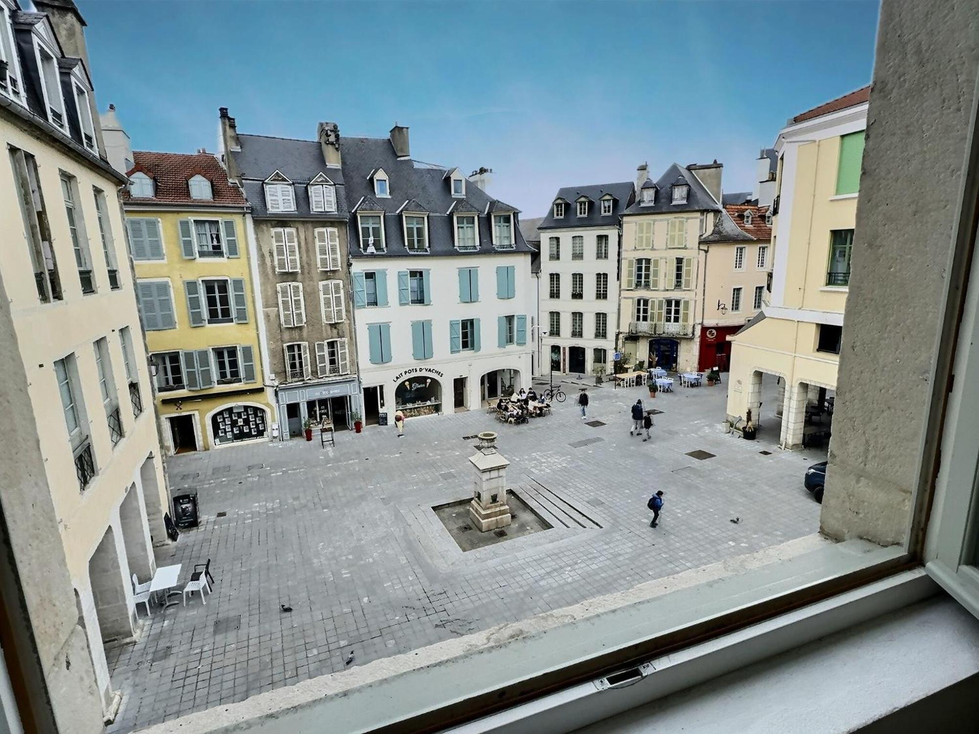 Wonderhost, Bois Et Pierre En Coeur De Ville بو المظهر الخارجي الصورة